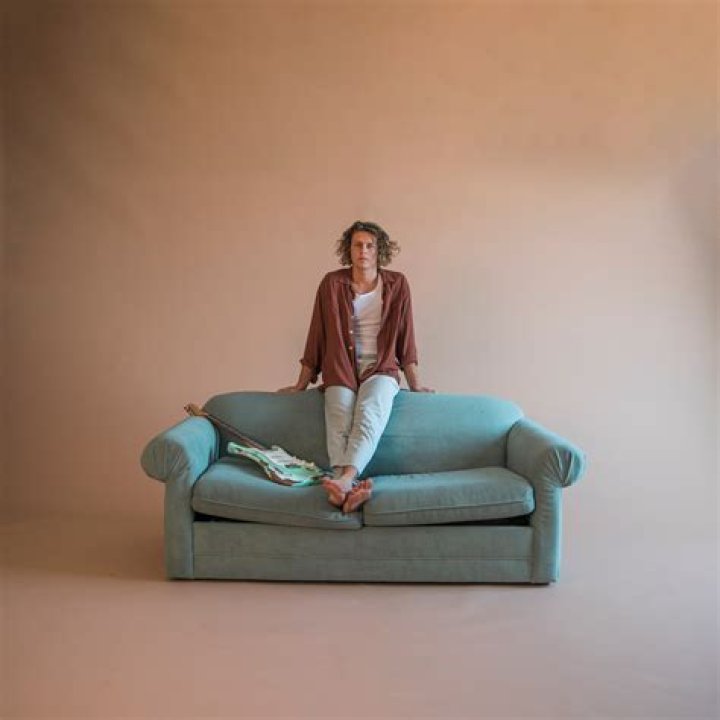 Cody Lovaas Breaks Open Our Hearts with New EP ‘Pull Out Couch’ – Celeb Secrets