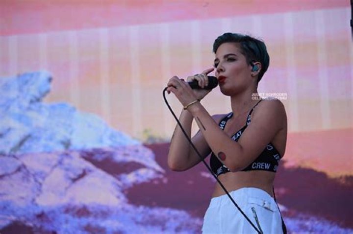 Halsey – Celeb Secrets