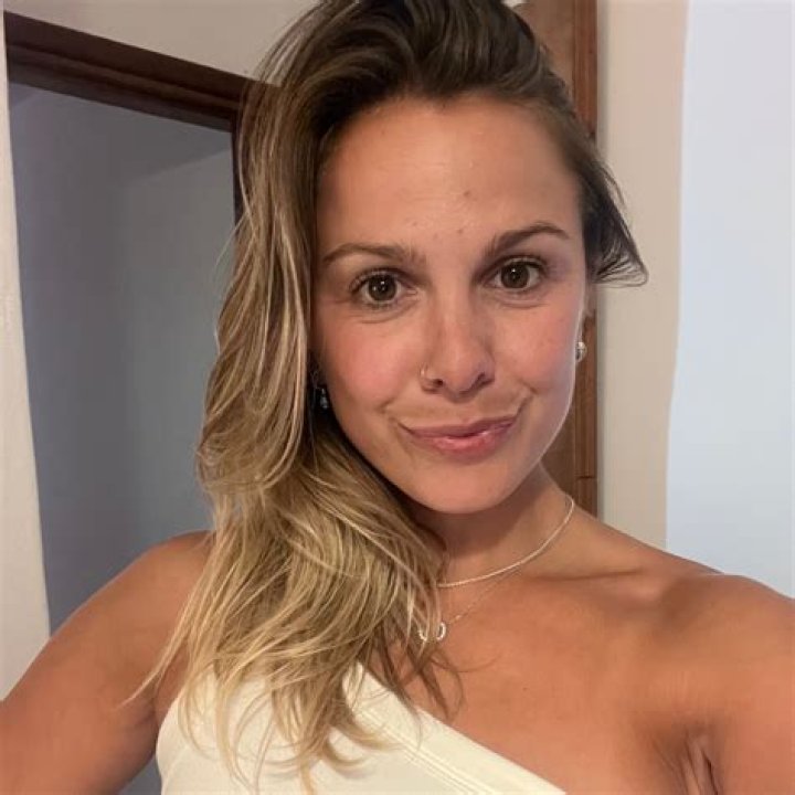 Rhiana Tokarz – Celeb Secrets